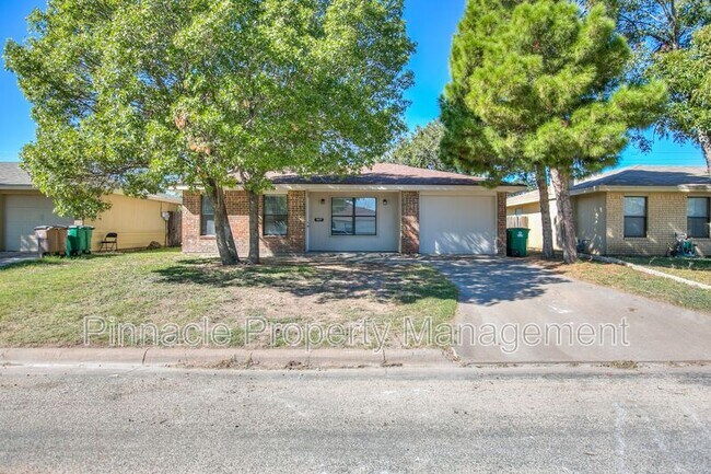 Foto del edificio - 1427 Gregory Dr