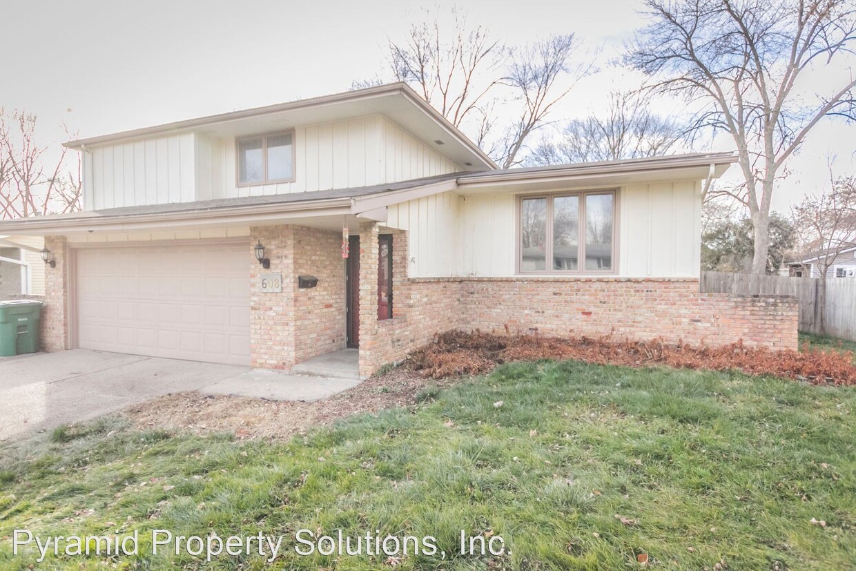 Primary Photo - 3 br, 2.5 bath House - 608 NW Beechwood St