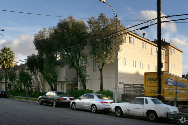 Fountain House Apartments - Fountain Creek Apartments