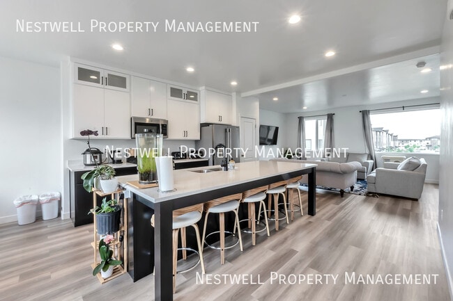 Building Photo - 462 S 700 W