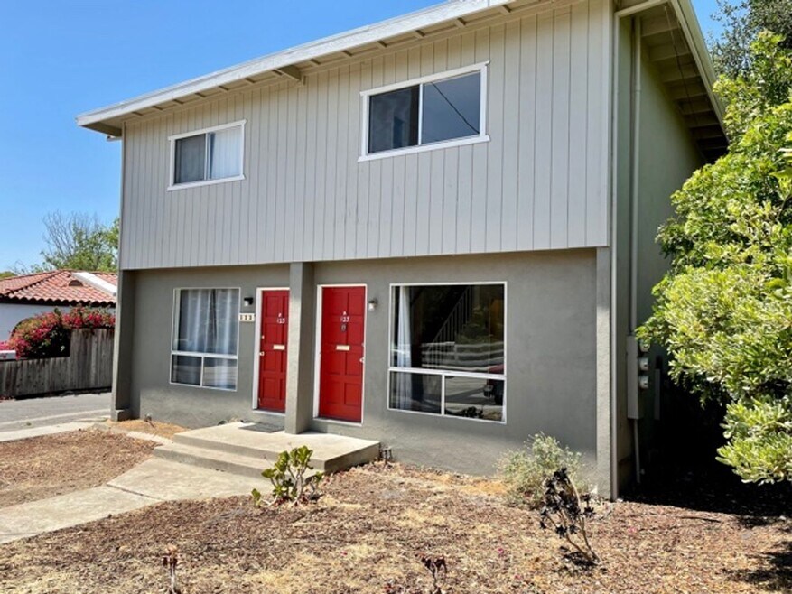 2 Bedroom 2-1/2 Bathroom Townhouse w/ A/C by Sierra Vista Hospital and Near Cal Poly Campus