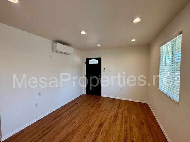 Foto del edificio - 2621 Fenmead St