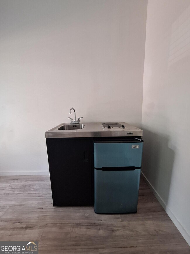 Foto del edificio - 1684 Sylvan Rd SW