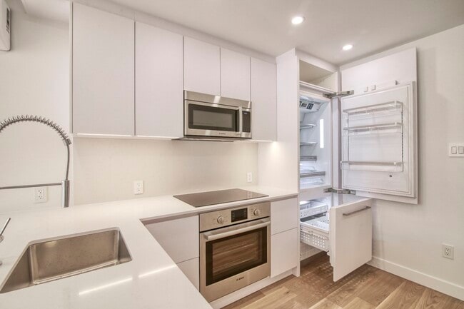 Building Photo - 10 Av. Rosemount