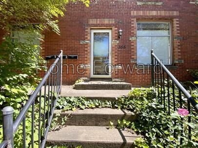Building Photo - 355 S Broadway Park
