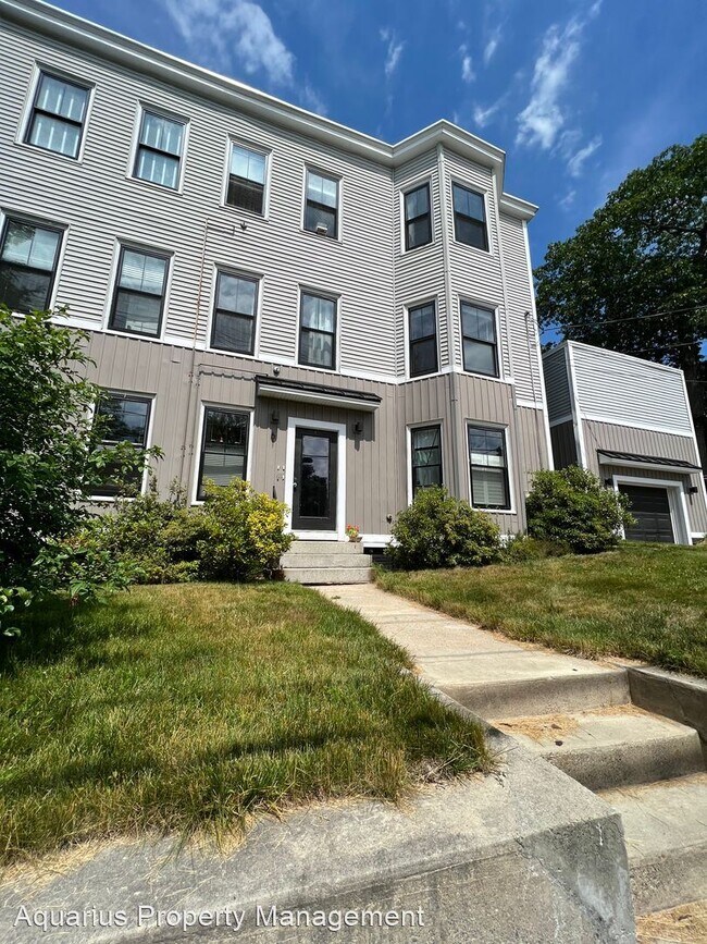 Building Photo - 4 br, 2 bath House - 61 Monument Street