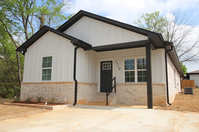 Foto del edificio - Coming Soon! 3 Bed 2 Bath Town Home in Tyler, Tx!
