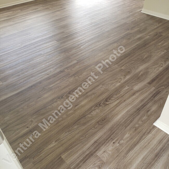 Foto del edificio - 407 Corvette St