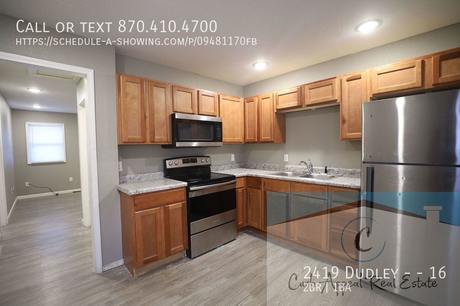 Primary Photo - Move in special $550!! Recently renovated ...