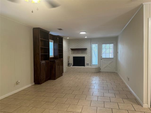 Building Photo - 2409 Sylvan Dr