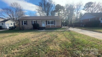 Building Photo - 715 Tom Hunter Rd