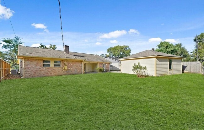 Foto del edificio - 5714 N Braeswood Blvd