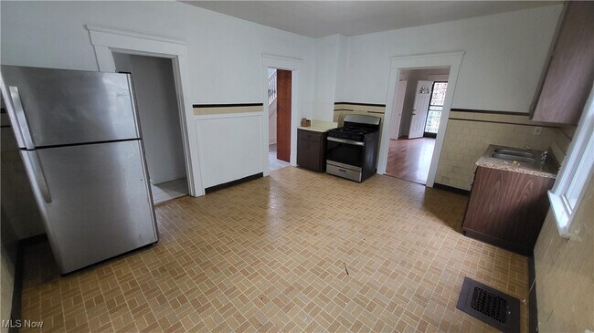 Building Photo - 6808 Worley Ave