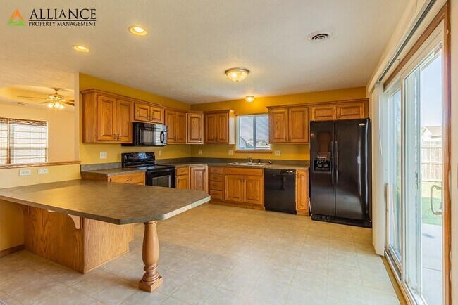 Building Photo - 360° VIRTUAL TOUR ~ Fenced Backyard!