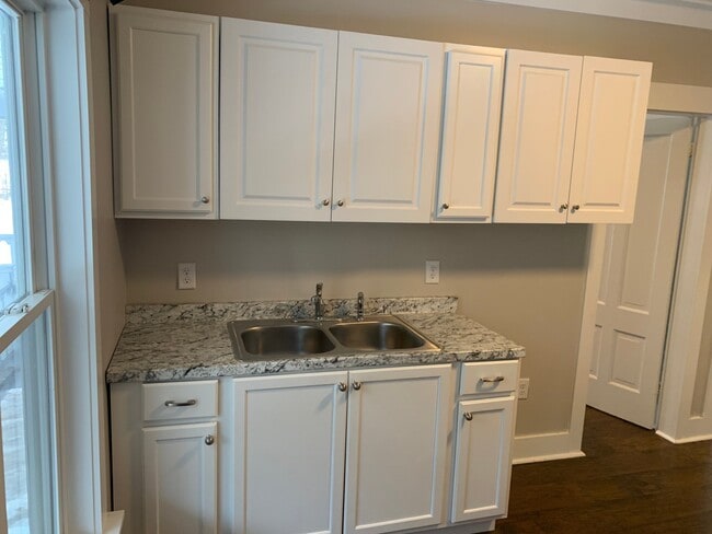 Building Photo - 81 Glover Rd