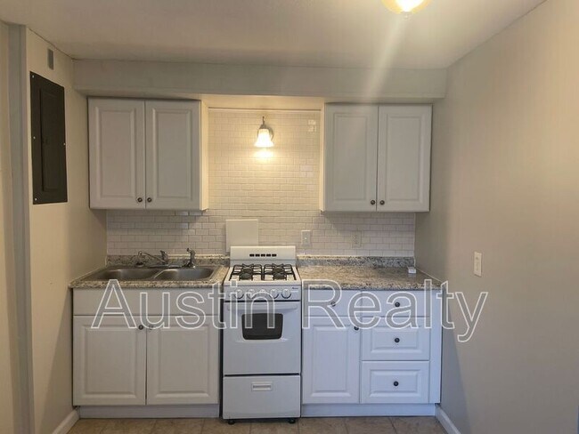 Foto del edificio - 8630 Burton Ave