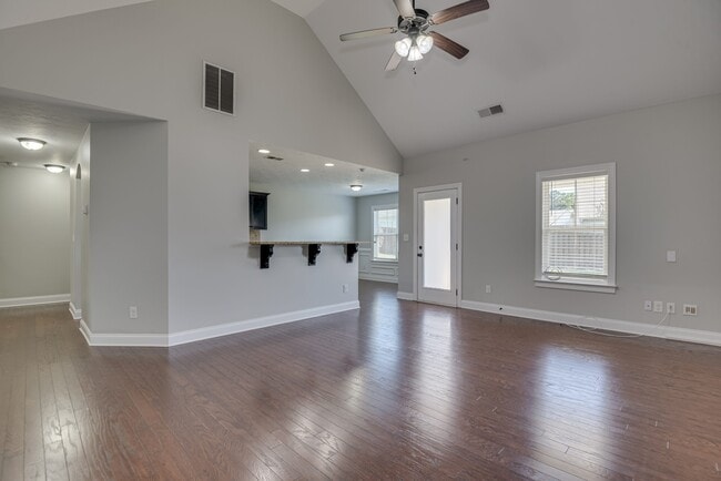 Building Photo - 1721 Dunmore Ave