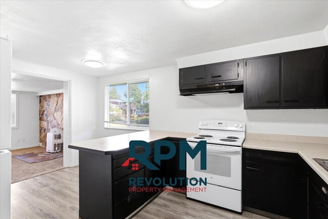 Building Photo - Stunning 3 Bedroom House near Hill Air Force Base!