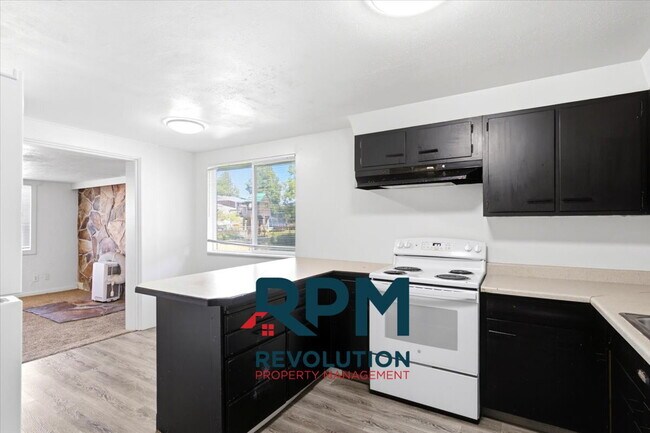 Foto del edificio - Stunning 3 Bedroom House near Hill Air Force Base!