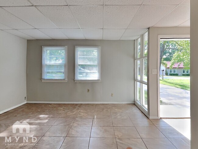 Foto del edificio - 1256 S Willow Ln Ave