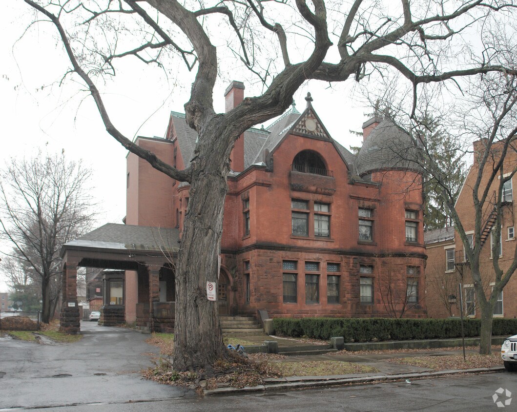 217 Union St, Schenectady, NY 12305 Apartments in Schenectady, NY