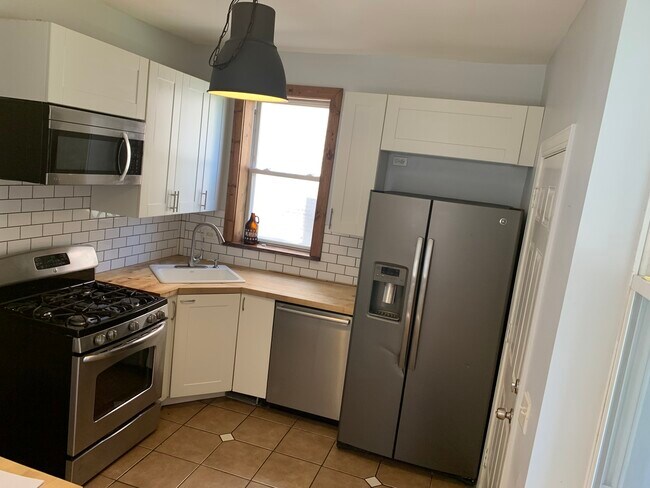 Foto del edificio - 6237 S Langley Ave