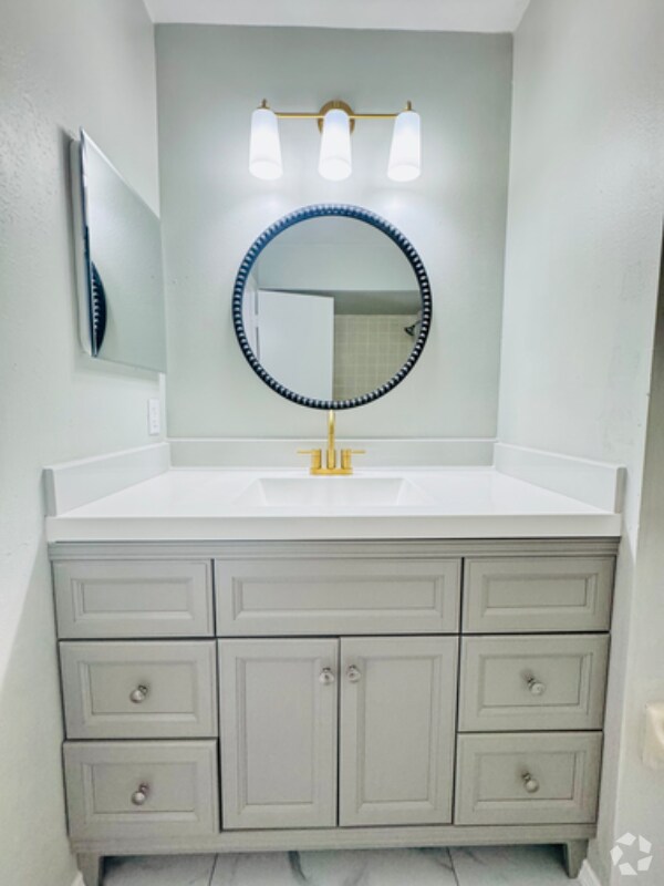 Buenaventura Lakes Alpha Apartments for Rent with Hardwood Floors