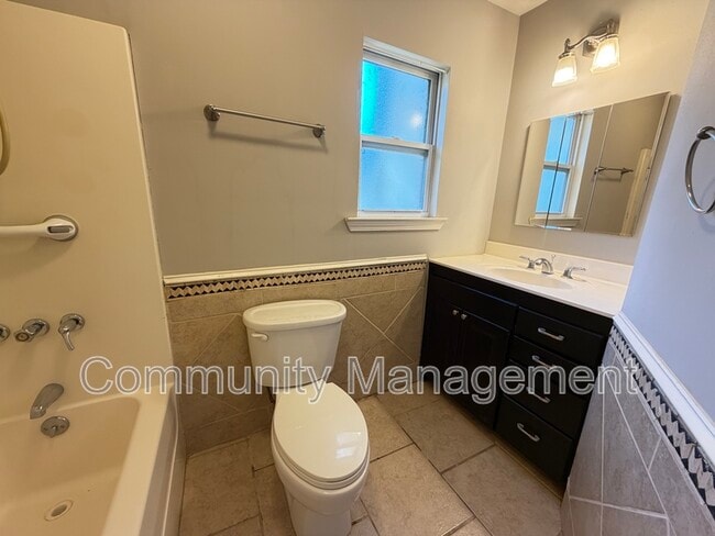 Building Photo - 18819 Greenwell Springs Rd