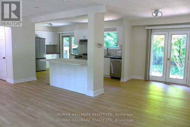 Building Photo - 32 Hill Dr