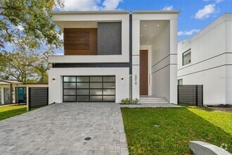 Building Photo - 3010 W Trilby Ave