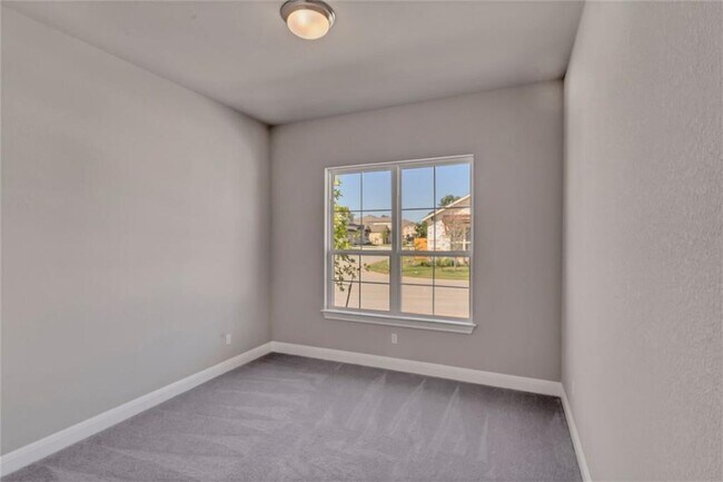 Building Photo - 3901 Tavarez St