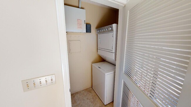 Foto del edificio - Spacious 2 Bed 2 Bath Coronado Backhouse A...