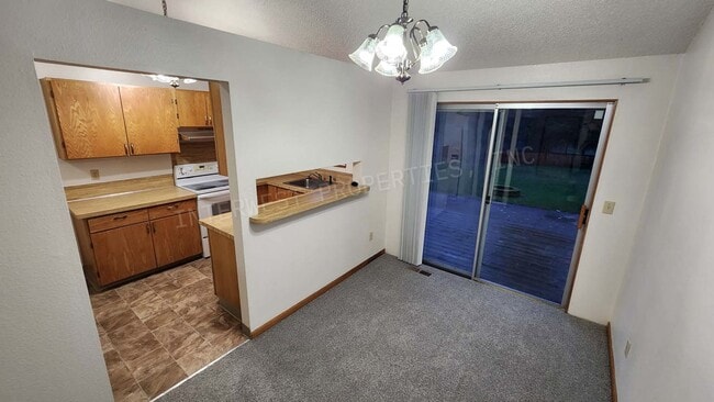 Building Photo - *1ST MONTH'S RENT FREE PROMO*  3 Bed 2 Bath Beaverton Home with big backyard, storage shed, A/C a...