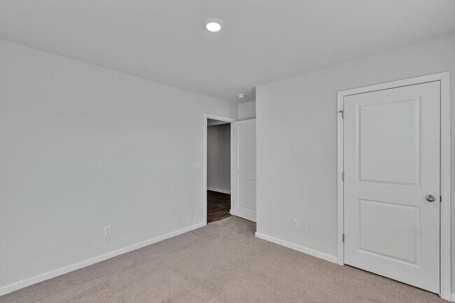 Building Photo - 113 Cassidy Ln