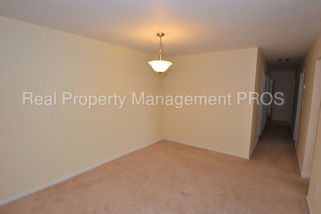 Building Photo - 563 Florida Ave