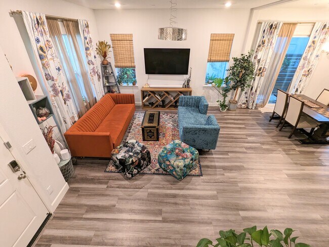 Living room - 3843 Nevada St