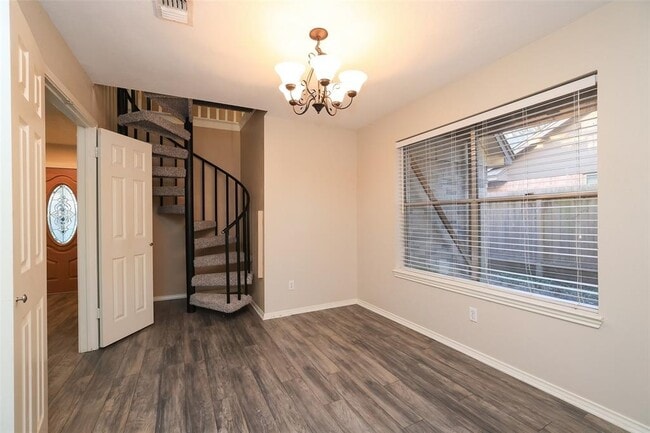 Building Photo - 9130 Kirkleigh Ln