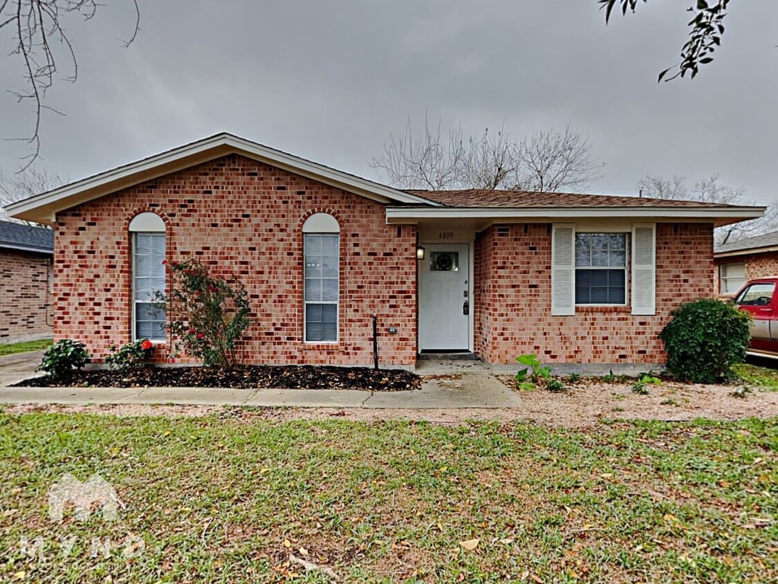 Primary Photo - 4809 Cedar St