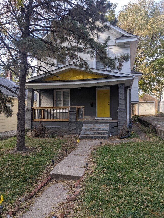 Front - 320 Myrtle Ave