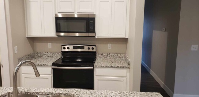 Foto del edificio - 5154 N. Cypress st.