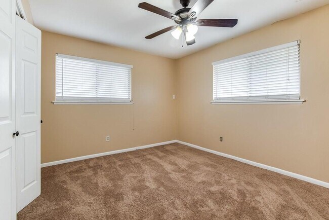 Foto del edificio - 2802 St Edwards Cir
