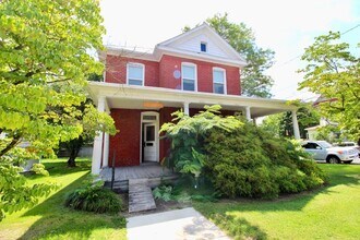 Building Photo - 506 Virginia Ave