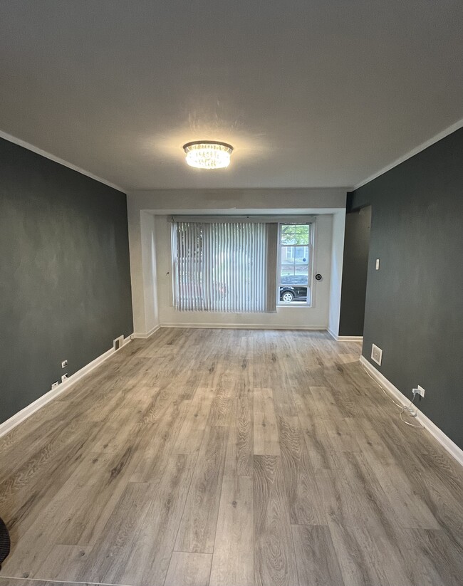Building Photo - 3622 W 79th Pl