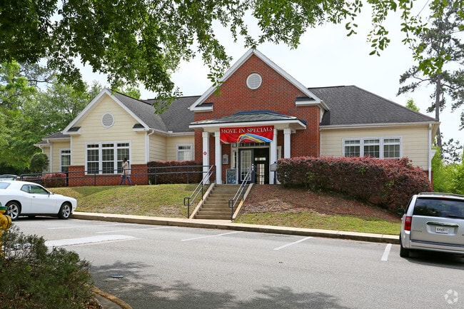 Leasing/Clubhouse - The Retreat at Four Points