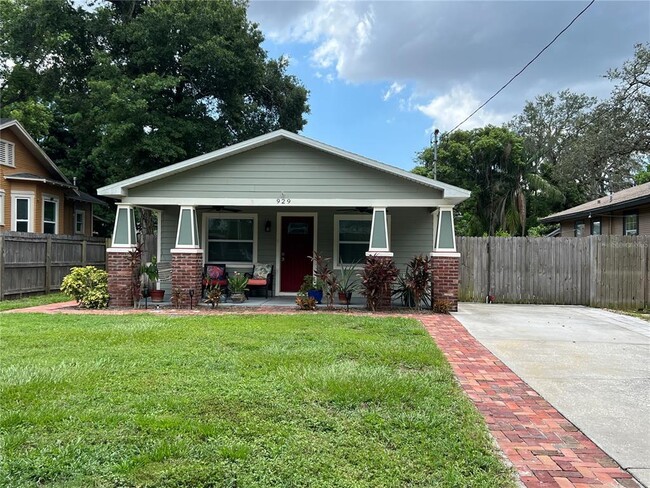 Building Photo - 929 E Shadowlawn Ave
