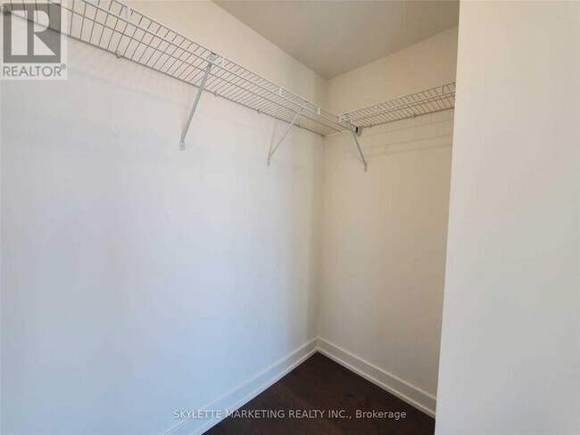 Photo du bâtiment - 25 Richmond St E