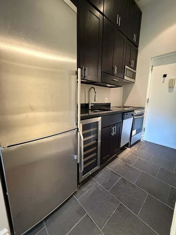 Foto del edificio - 239 E 14th St