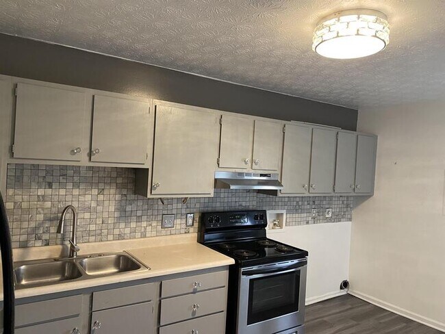 Building Photo - 7309 Epcot Ln