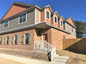 Building Photo - 1322 N Corsica Dr