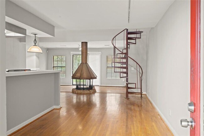 Building Photo - 4034 Woodcraft St